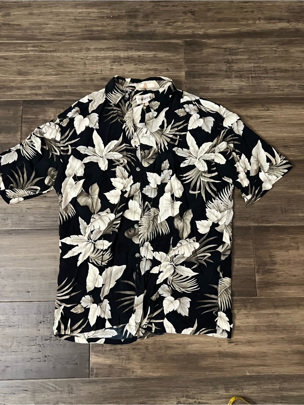 Vintage 90s men’s rayon Campari black & white button down Hawaiian shirt sz M